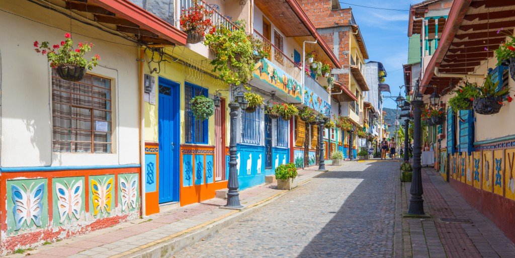 Fl ge Von Frankfurt Nach Medellin G nstig Buchen Idealo